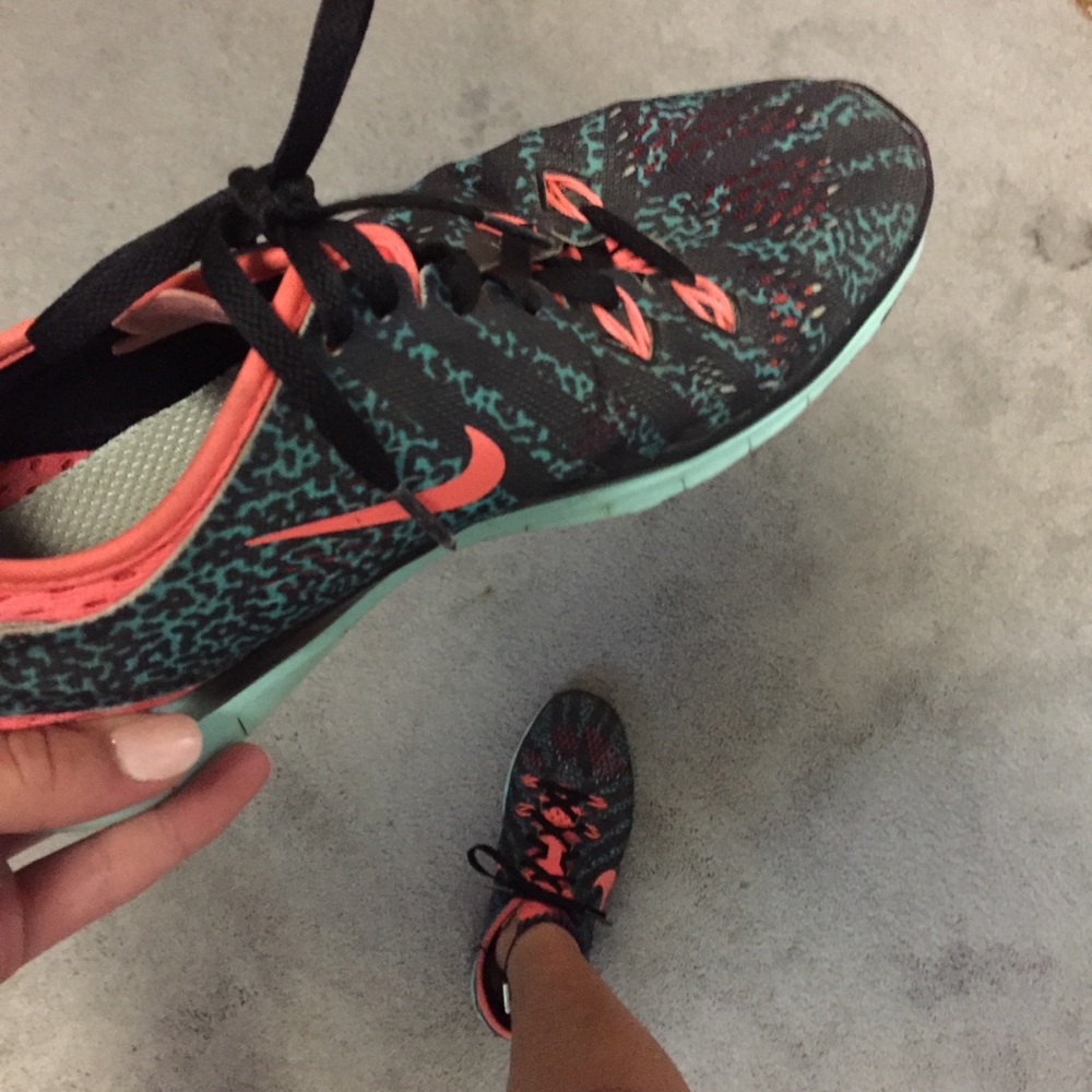 Nike 5.0 tennis shoes